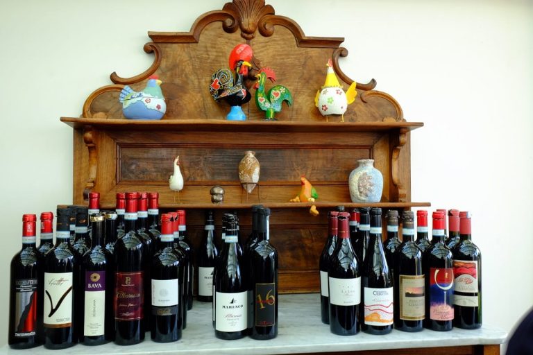 Bottiglie di Albarossa||Produttori di Albarossa in degustazione