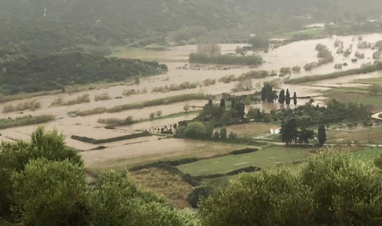 Campi allagati in Sardegna|Strade coperte di fango a Bitti