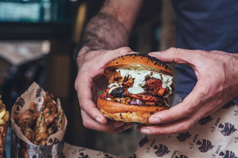 Street food a Londra: hamburger indiano di Baba G's|Club Naanwich