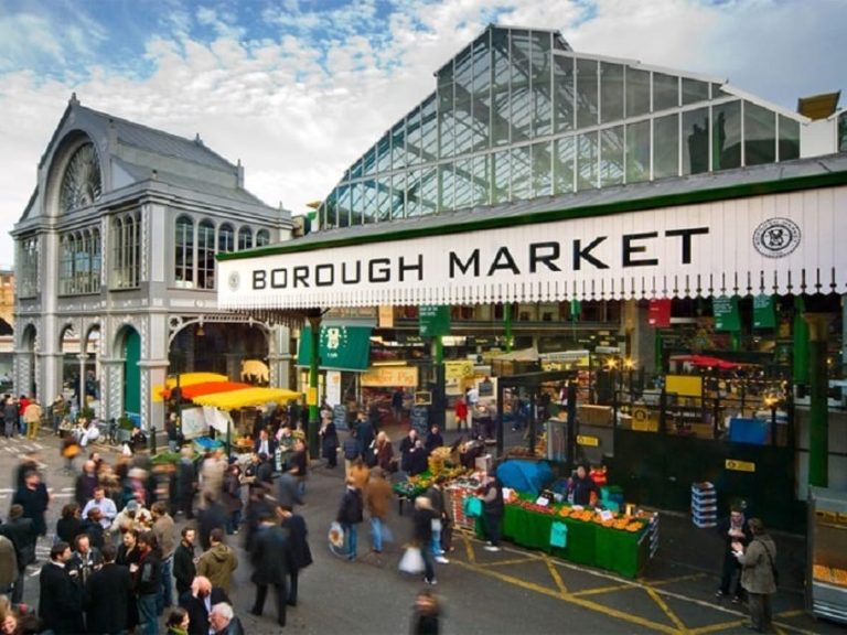 L'entrata del Borough Market|Camminare tra i banchi del Borough Market||Tapas di Brindisa a Londra