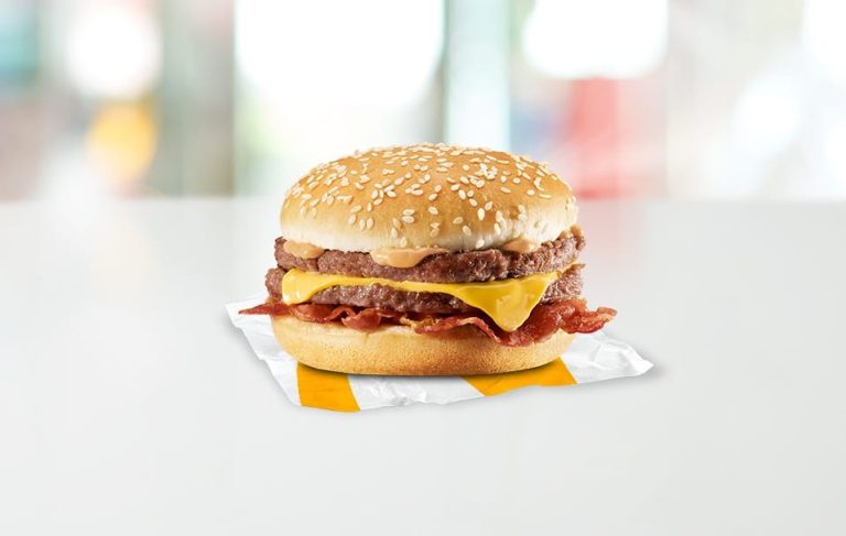 Crispy McBacon|Il logo di Burghy|Il menu di Burghy|Le vetrine di Burghy a Monza