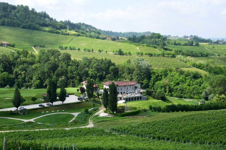 |Miro proprietario di Re?va a Monforte d’Alba|Re?va. La cantina|