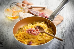 Spaghetti alla carbonara in padella