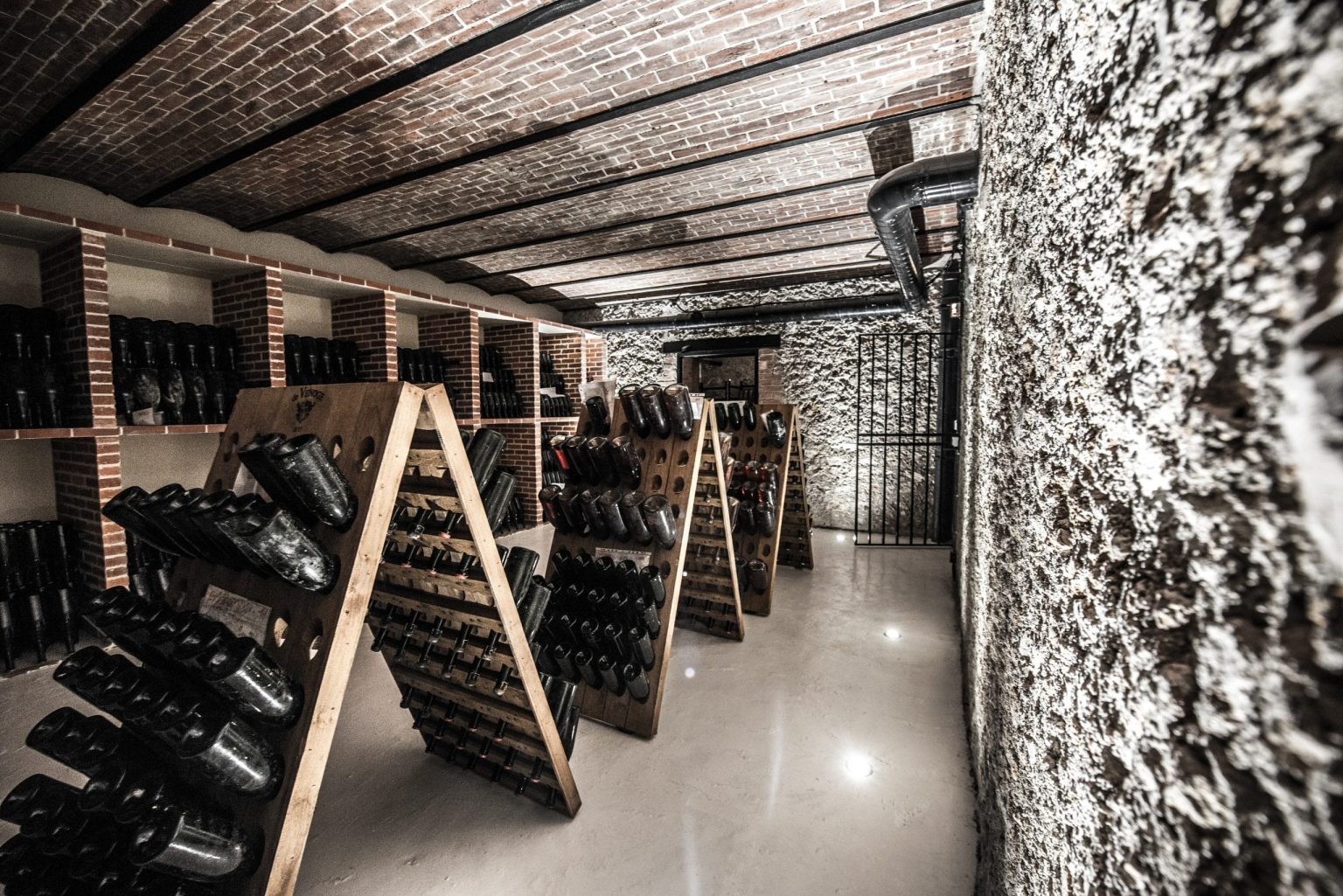 Champagne De Venoge in cantina|Alla scoperta dello Champagne De Venoge Bouteille Louis XV 1996|Alla scoperta dello Champagne De Venoge. pupitree|La maison Champagne De Venoge|Alla scoperta dello Champagne De Venoge _Princes_Rosé+étui