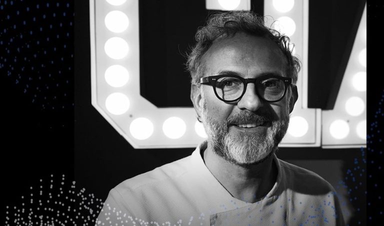 Ritratto in bianco e nero di Massimo Bottura per World chefs tour 2020