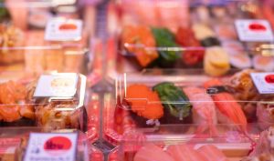 Sushi preconfezionato|Lunch box con insalata di farro
