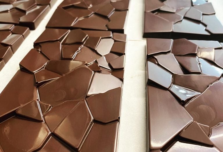 Tavolette di cioccolato di Torcé|Una scatola di praline Torcé|Lavorazione delle tavolette di cioccolato|Croccante al pistacchio di Torcé