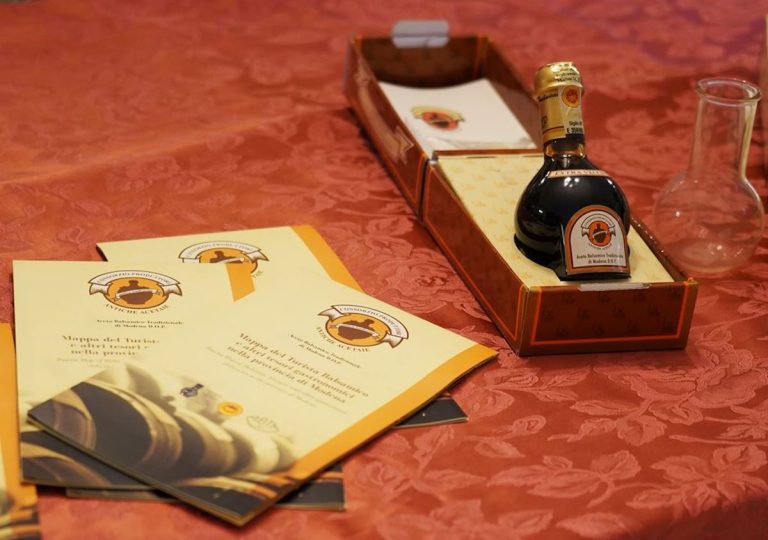 |Mappa del turista balsamico uva|Mappa del turista balsamico Villa Cavazza Generale Esterno- Antica Acetaia Francesco Aggazzotti|Mappa del turista balsamico|Mappa del turista balsamico|Mappa del turista balsamico Consorzio Antiche Acetaie Bottiglie|Mappa del turista balsamico Selezione San Donnino|Mappa del turista balsamico ricette consorzio antiche acetaie|Mappa del turista balsamico