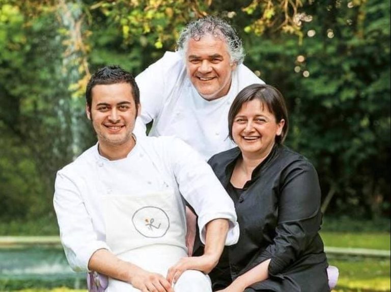 La famiglia D'Amato||Linguine di Gianni D'Amato||La famiglia D'Amato|Il giardino del Caffè Arti e Mestieri|Tortellini alla panna|Il Rigoletto a Reggiolo: viale d'ingresso