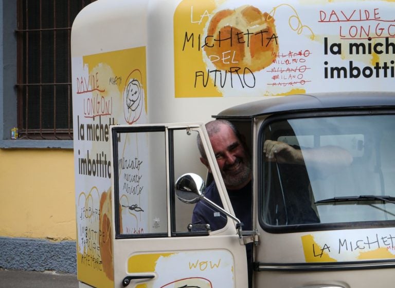 Davide Longoni sull'Apecar|Apecar|michetta longoni|