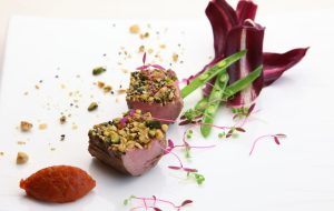 Un piatto con filetto