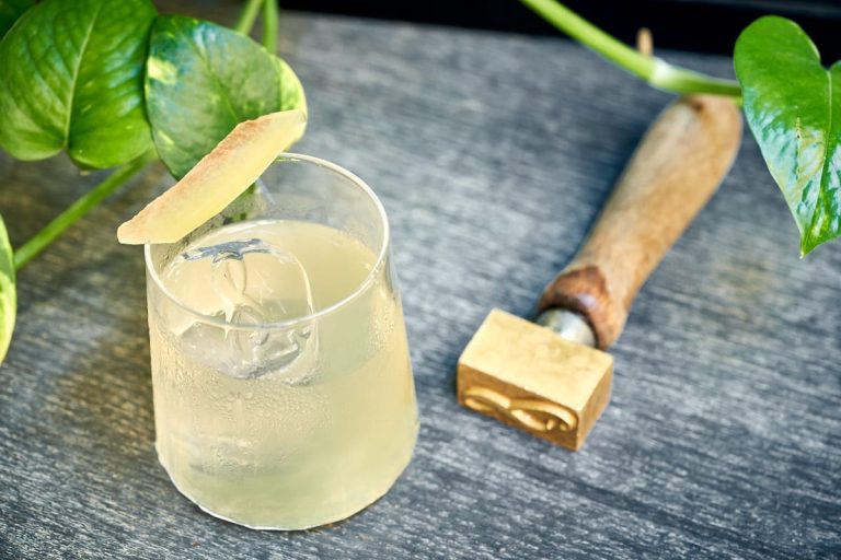 Un cocktail alla FCW|Il logo della Venezia Cocktail Week|Paola Mencarelli