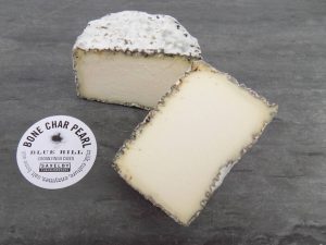 |scarti del brodo: ossa carbonizzate|bone char cheese jasper hill farm + dan barber|bone char square dan barber Old Chatham Sheepherding Company||