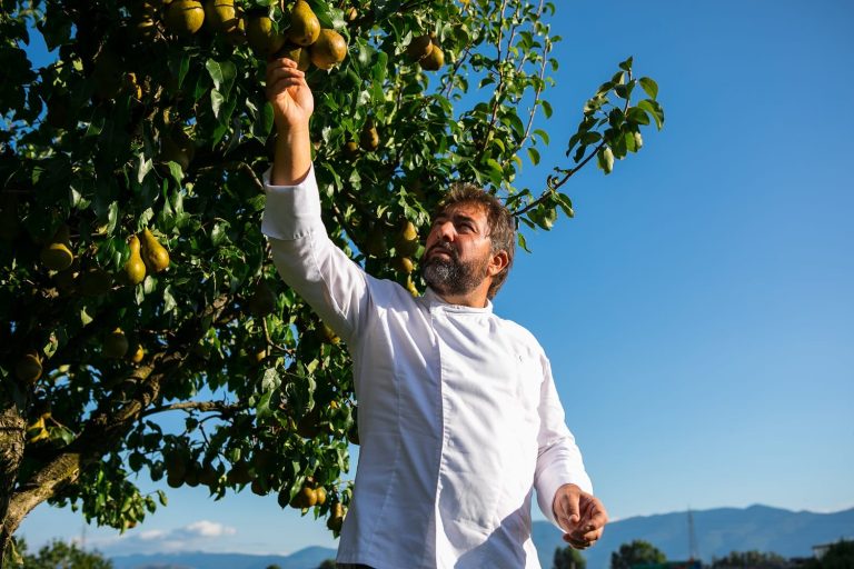 Franco Franciosi|Mammarossa|Mammarossa. L'esterno|Spaghettoni con aglio Orsino