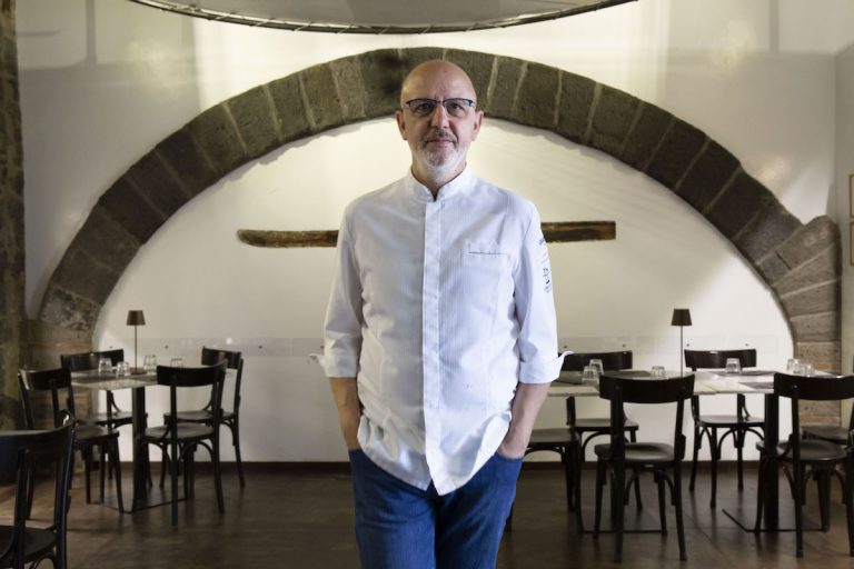 Franco Pepe La mia pizza è un viaggio foto Vannucchi|La mia pizza autentica. Franco Pepe verticale. Foto Vannucchi|La mia pizza autentica. Franco Pepe verticale. Foto Vannucchi|Ciarella. La mia pizza autentica. Franco Pepe verticale. Foto Vannucchi|Ciro La mia pizza autentica. Franco Pepe. Foto Vannucchi|Acciugrana La mia pizza autentica. Franco Pepe. Foto Vannucchi|Stefano e Franco Pepe La mia pizza autentica. Fot Vannucchiu|Copertina Franco Pepe La mia pizza autentica|||