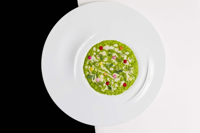 Locanda Margon di Cantine Ferrari: risotto con erbe||Locanda Margon: il gambero carabiniere di Edoardo Fumagalli|Locanda Margon di Cantine Ferrari: la veranda