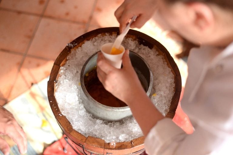 Preparazione di una granita di mango|Stecco gelato di massa di cacao e mango|Manghi siciliani