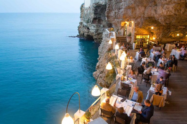 Mangiare a Polignano a mare: Grotta Palazzese|mangiare a Polignano a mare: Gusto Caruso|Mangiare a Polignano a mare: Pescaria|Mangiare a Polignano a mare: Pescaria|Mangiare a Polignano a mare: Da Tuccino|Mangiare a Polignano a mare: Grotta Palazzese|Mangiare a Polignano a mare: Donna Gina|Mangiare a Polignano a mare: White del Borgobianco Resort|Mangiare a Polignano a mare: Mint Cucina Fresca