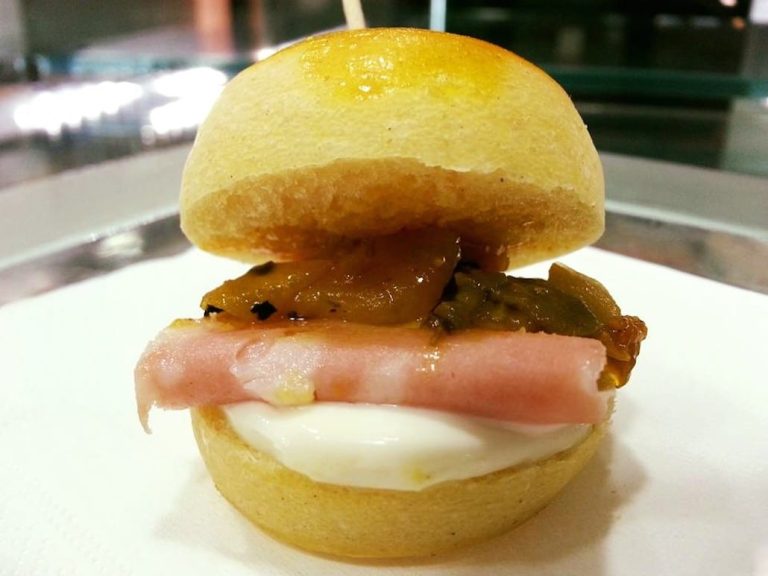 mini panino con mortadella di Mauro Giualandi||||||||||pasticceria salata di mauro gualandi|||