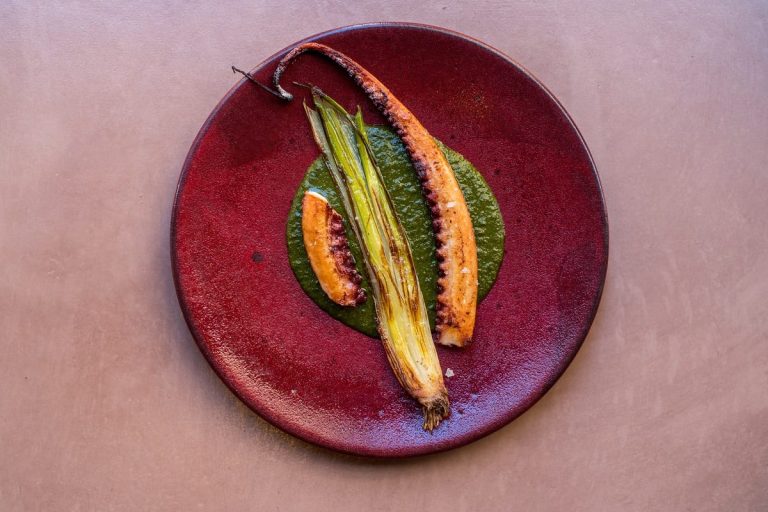 Un piatto di Jeremy Chan di Ikoyi|Un piatto di Jeremy Chan di Ikoyi|Un piatto di Jeremy Chan da Ikoyi|Un piatto di Jeremy Chan di Ikoyi|Un piatto di Jeremy Chan di Ikoyi|Un piatto di Jeremy Chan di Ikoyi|Jeremy Chan (Chef) - Copyright P.A Jorgensen|Ikoyi