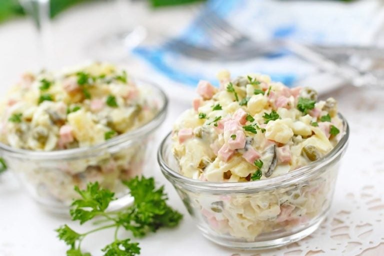 Insalata russa|La copertina di insalata russa libro di Letizia Muratori