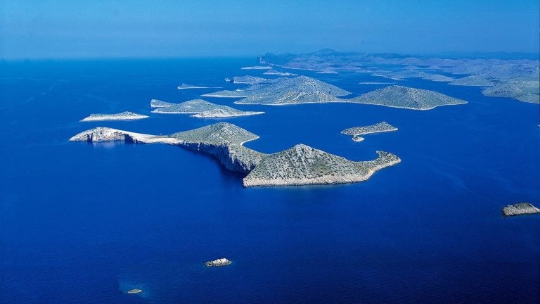 Alla scoperta della Croazia. Le Kornati. Foto|Ala scoperta della croazia. L'arcipelago brijuni|alla scoperta della Croazia. Il ristorante Ciri Biri Bela|alla scoperta della Croazia. Il ristorante Ciri Biri Bela|Alla scoperta della Croazia Konoba Toni a Brac|Alla scoperta della Croazia Konoba Bonaca a Dubrovnik|Le mura di-dubrovnik foto-boris-kacan|Alla scopeerta della Croazia. Le Kornati. Foto Ivo Biocina|Alla scopeerta della Croazia- Il parco di Krka- Foto Ivo Biocina|Alla scopeerta della Croazia le saline di Pag. Foto Rajko Peranic|Alla scoperta della Coroazia. Un crudo di damir i ornella|Alla scoperta della Croazia Konoba Na Kantunu un piatto