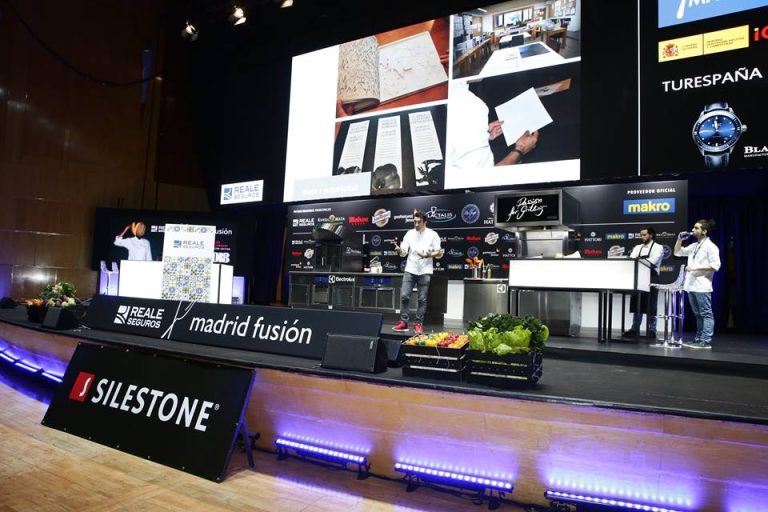 Il palco del Palacio Municipal a Madrid durante Madrid Fusion