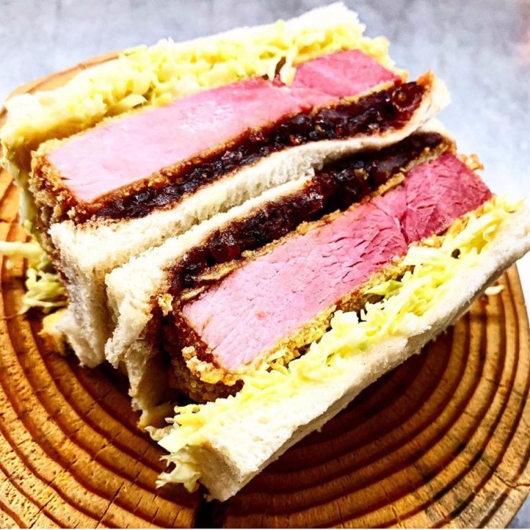 Il katsu sando di Marcello Trentini|Cocktail da Casa Mago a Torino|Carlotta Rubia al banco di Casa Mago