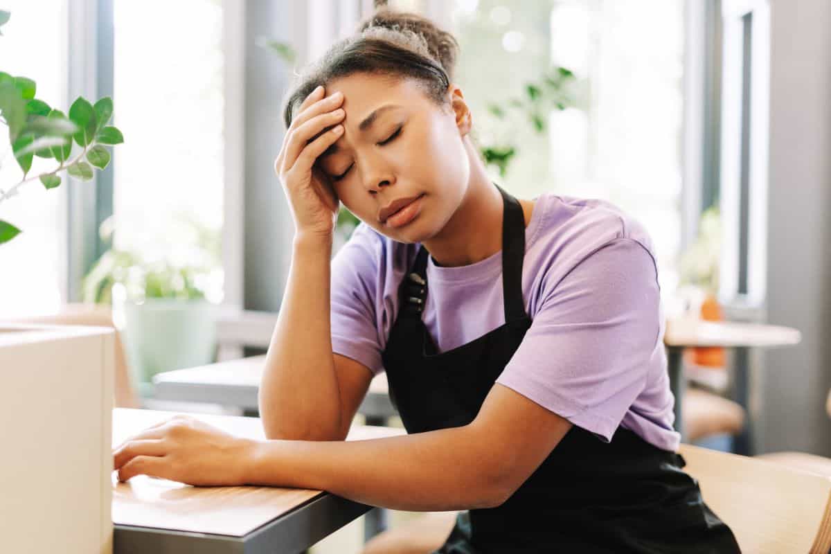 Mangiare troppo cioccolato può scatenare l’emicrania: il parere degli esperti