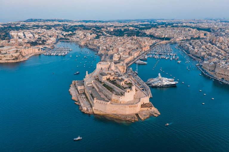 Panorama di Malta|Maiale con orzotto|Zuppa maltese|Sorbetto maltese|La terrazza del Museo Maritime di Malta