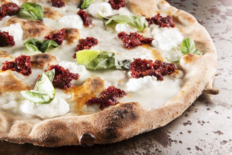 |Cristian Marasco - Ricetta pizza ‘nduja|pizza margherita de La Grotta Azzurra di Merate