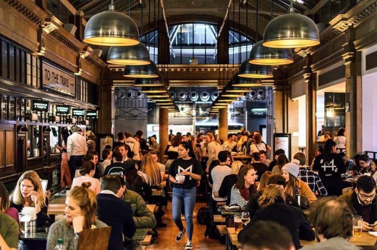 La sala del Fulham Market a Londra