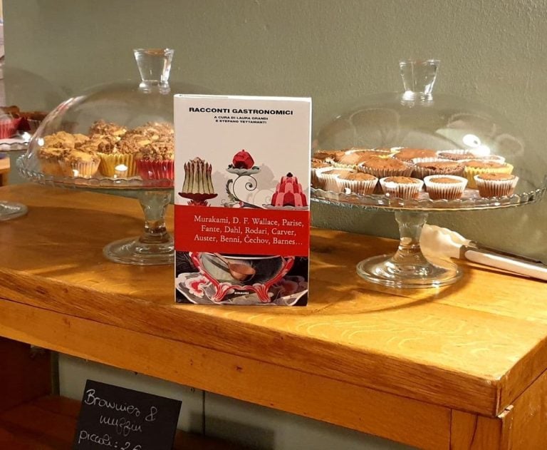 Muffin e romanzi: merenda al Librificio del borgo|Mani in pasta al Librificio del Borgo|Carolina e francesco