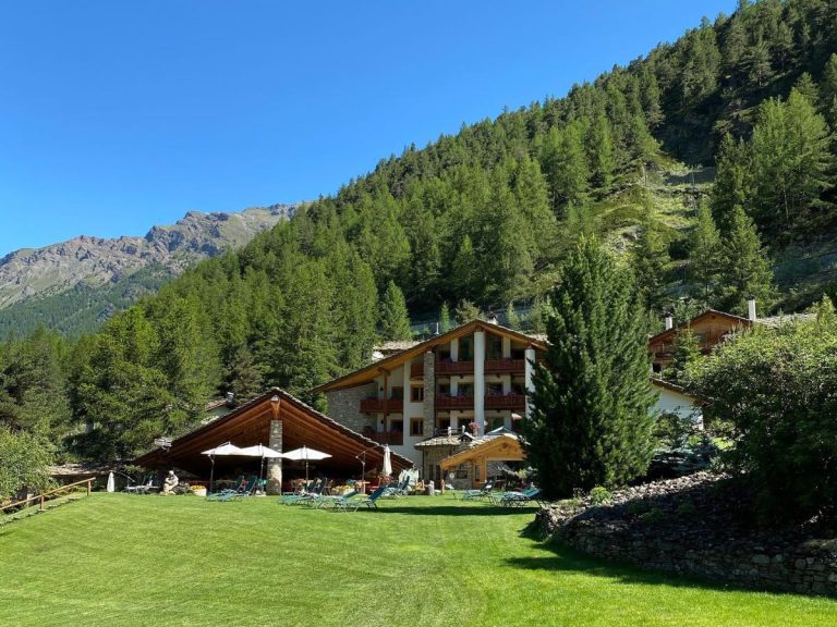 Notre Maison - Gran Paradiso|Old Grizzly Petit Restaurant - Gran Paradiso|Orto dell'Hotel Bellevue - Gran Paradiso|Lo Triolet - Gran Paradiso