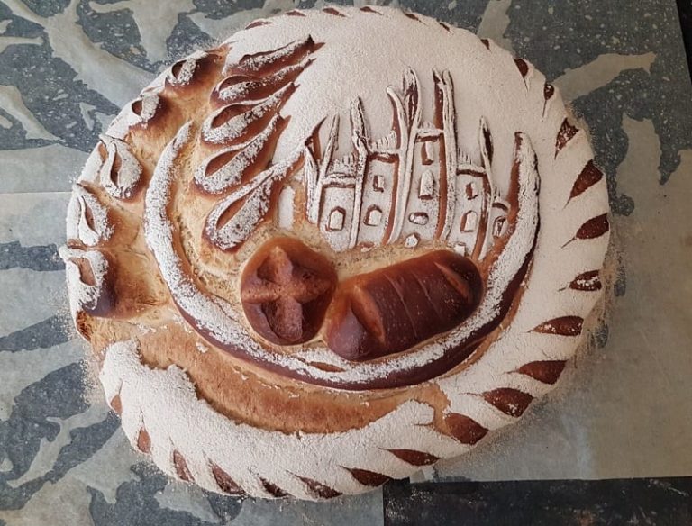 Una forma di pane decorata