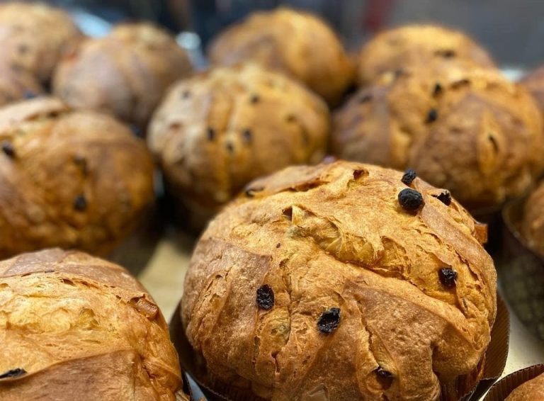 Panettoni appena sfornati