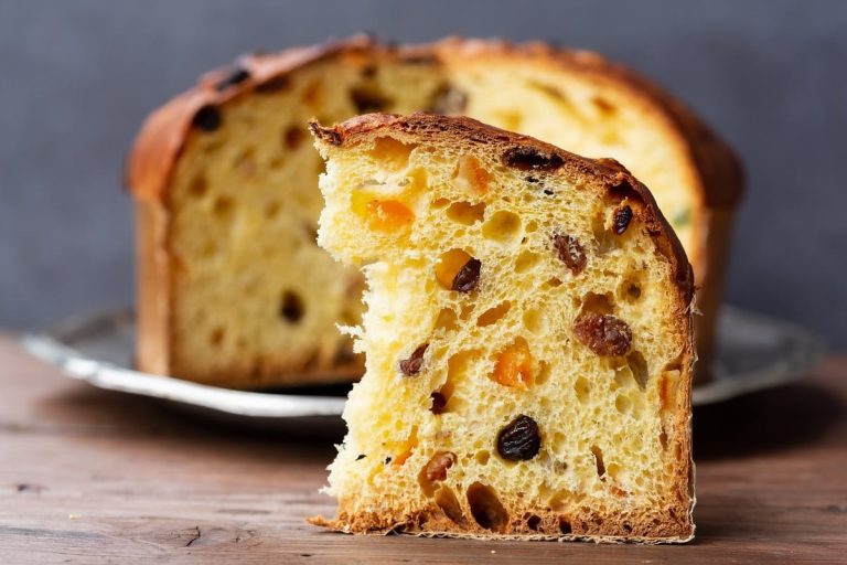 Un panettone tagliato|