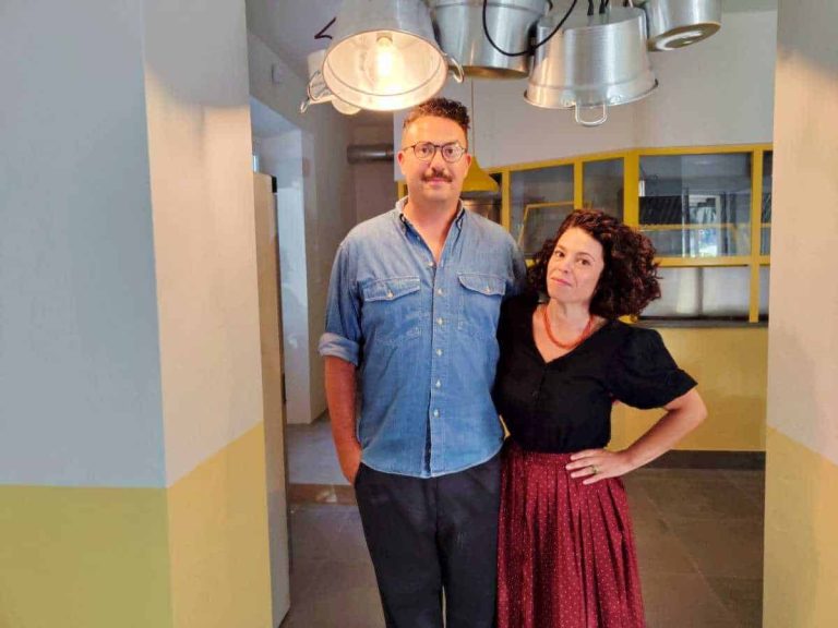 Paolo e Chiara di Scima a Roma|Via Appia Antica|Sciroppo di fiori di sambuco in preparazione da Scima a Roma|Controllo qualita? formaggi - Scima a Roma|Chitarrina tirata a mano da Scima a Roma
