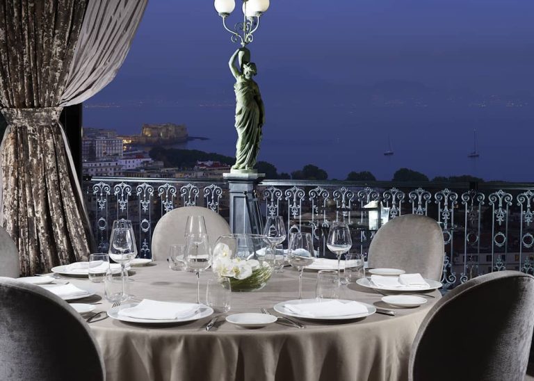 Tavolo al George del Gran Hotel Parker's|I team di Veritas e George si incontrano|Una camera del Grand Hotel Parker's|La braciola di Gianluca d'Agostino