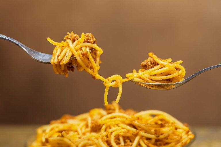 Pasta|Ravioli ricotta e zafferano|Pasta filante|Ravioli fritti carnevale|Rafanata|Smacafam trentino|Fagioli grassi Ivrea|Fagioli Ivrea|Gnocchi Carnevale Verona|Ravioli|Ravioli incaciati|Scrippella Castelvenere|Torta salata verdure|Zuppa Modica