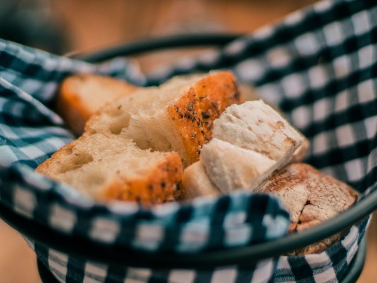 perche portano il pane ristorante|Pane e vino per ordinare di più