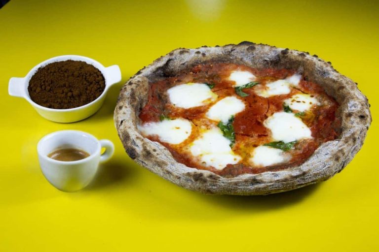 Pizza con i fondi del caffe? da Fuzion a Torino 1||Pasta con i fondi di caffe? da Fuzion a Torino 2|Dolci con fondi di caffe?