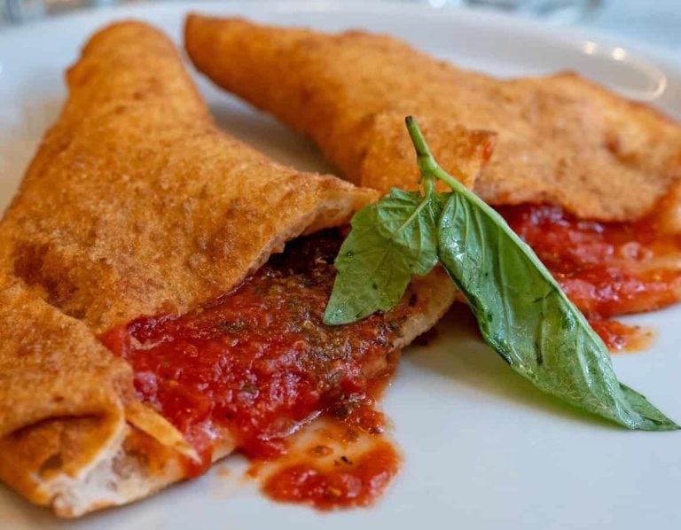|Fried pizza