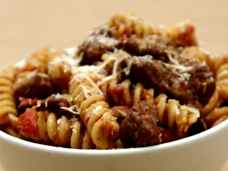 Un piatto di fusilli col ragù