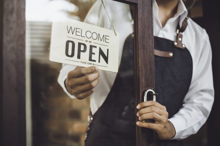 Cartello open ristorante