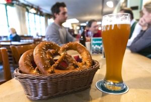 Salisburgo cosa vedere|Salisburgo cosa vedere: Stiegl-Brauwelt - la birreria privata piu? grande dell’Austria|Salisburgo cosa vedere: Stiegl-Brauwelt - la birreria privata piu? grande dell’Austria|Salisburgo cosa vedere: Birreria degli Agostiniani|Salisburgo cosa vedere: Panificio Stiftsbaeckerei St. Peter|Salisburgo cosa vedere: Franz Gramber del Panificio Stiftsbaeckerei St. Peter|Salisburgo cosa vedere: Cafe? Fu?rst – il produttore degli originali Mozartkugel|Salisburgo cosa vedere: Birrificio Die Weisse|Salisburgo cosa vedere: Cafe? Fu?rst – il produttore degli originali Mozartkugel|Salisburgo|