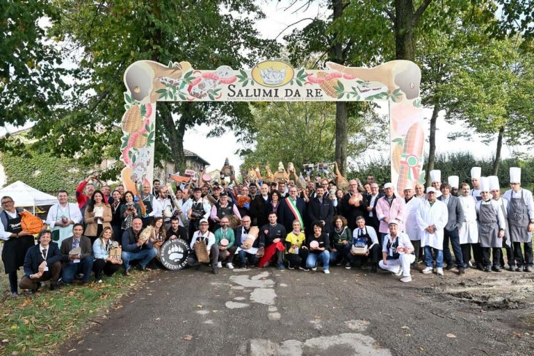 |Salumi da Re 2023 Day 1 015|Salumi da Re 2023 Day 1 055|Salumi da Re 2023 Day 2_gara di taglio del procsiutto crudo con la macchina a volano 356||||Salumi da Re 2023 Day 2_Giuseppe Carrus 442|||Salumi da Re 2023 Day 2 661 - Alain Ducasse|Salumi da Re 2023 Day 2 445|||||||