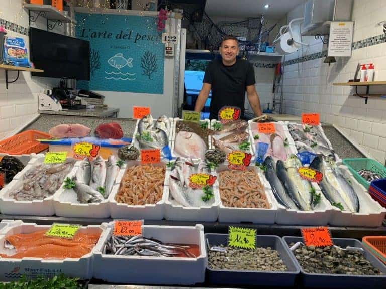 Simone, L'Arte del pesce - Mercato di piazza San Giovanni di Dio