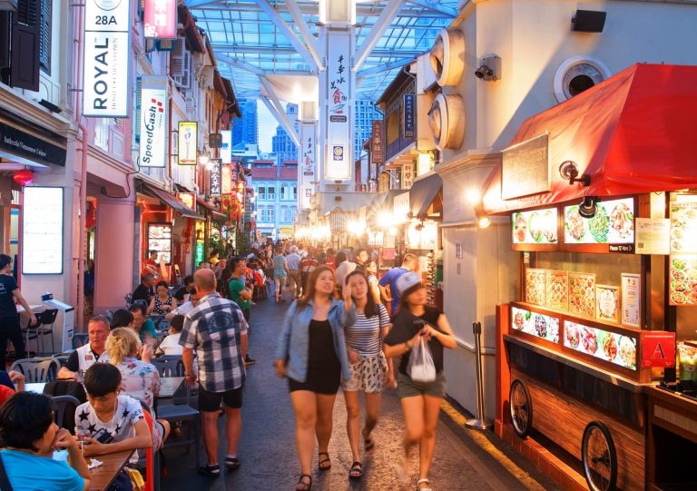 Il mercato di Chinatown a Singapore|||Chinatown|Prawn laksa|