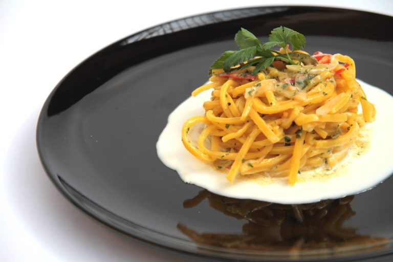Spaghetti AOP su fonduta di parmigiano Pierluigi Di Diego Manifattura Alimentare||||Pierluigi Di Diego Manifattura Alimentare|Pierluigi Di Diego Manifattura Alimentare||